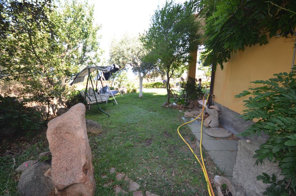 Appartamenti Salusai Trinita d'Agultu e Vignola Экстерьер фото